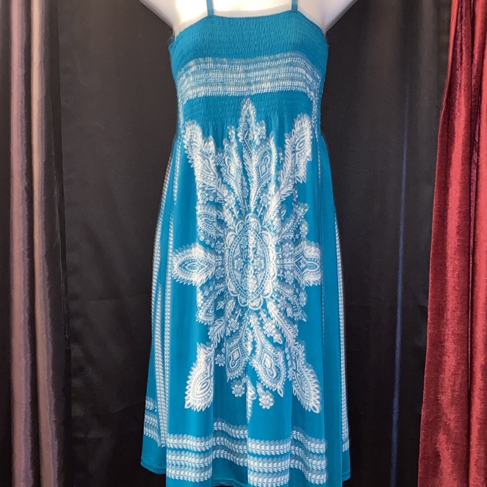 #60 Two cute adorable women’s summer dresses size medium to large - Picture 3 of 5